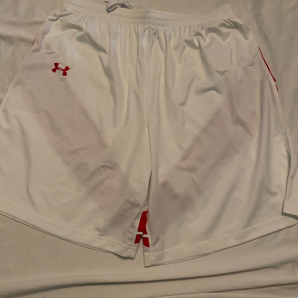 Under Armour Men's Performance Athletic Shorts White With Red Size Xl